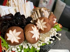 -湊湊火锅·茶憩(杭州湖滨银泰in77店)