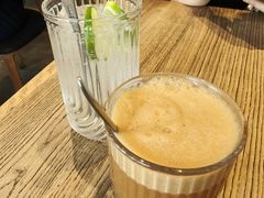 -Common Table · Brunch & Coffee
