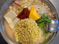 部队锅加芝士-富乐满韩国正宗炸鸡韩国料理(虹泉路店)