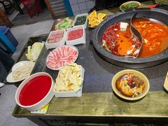 -宽板凳老灶火锅(台湾街店)