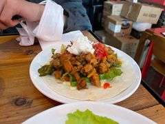 鸡肉彩椒夹饼-CIN CIN CANTINA&BAR
