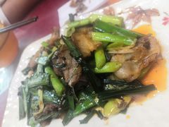 蒜苗回锅肉-易老妈蹄花.特色川菜(人民公园总店)