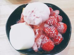 芋见草莓冰沙-鲜芋仙(观音桥大融城LG店)