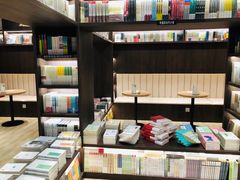 -钟书阁(群光广场店)