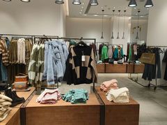 -URBAN REVIVO(西安Momopark店)