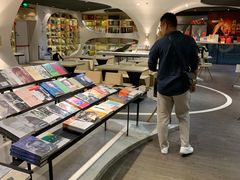 -钟书阁(珍园店)