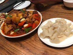 特色大盘鸡-阿里家·新疆烤肉酒場 by MIG