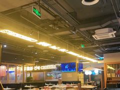 大堂-日进一片海.生腌海鲜火锅.宵夜烧烤(三里屯总店)