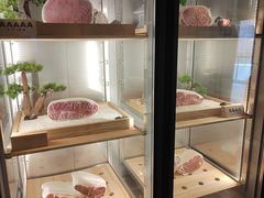 面包甜点陈列柜-牛道·和牛九食(市府恒隆广场店)