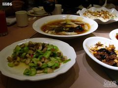 青菜蘑菇+鱼片-新南华大酒店(广中店)