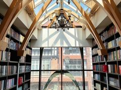 -钟书阁(松江泰晤士小镇店)