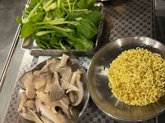 -鹿鸣山草本茶香火锅(园西路店)