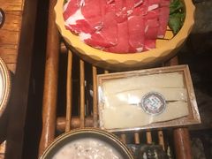 -老牌坊云南鱼豆花火锅(爱建店)
