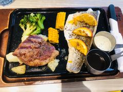 -必胜客(证大大拇指店)