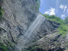 -燕子河大峡谷天坑仙境