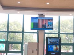 -小昆山服务区-停车场