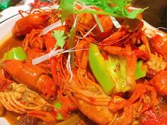 -虾弄弄海派小龙虾·牛羊蝎子火锅