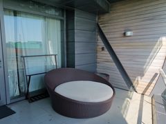 -上海滴水湖皇冠假日酒店