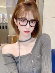 -AYO SALON