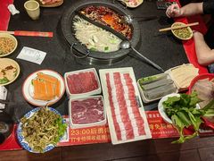 -宽板凳老灶火锅(台湾街店)