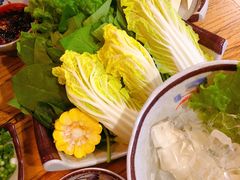 -毛辣果·贵州红酸汤牛肉火锅(西单店)
