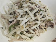 雪菜芦苇根肉丝-品鲜村农家菜·阳澄湖大闸蟹(总店)
