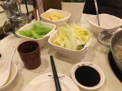 -一席地·本地鸡窝·杭帮鸡火锅(萧山银隆百货店)