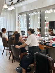 -红馆妆造(中央大街店)