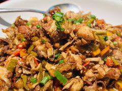 坛子辣椒炒鸡-鱼你相聚·河鲜馆(袁家岭店)