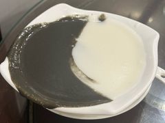 芝麻糊杏仁茶双拼-仁信老铺甜品(北京路店)