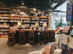 -西西弗书店&矢量咖啡(凯德晶萃广场店)