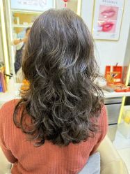 -虫二·专注健康烫染沙龙