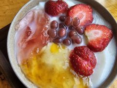 恋恋草莓豆花-桥香园过桥米线(国贸店)