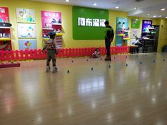 -阿布溜溜(同曦假日百货店)