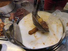 -明姨仔潮汕美食·碳炉猪脚·汕尾牛腩饭·起片鸡煲(起义路店)