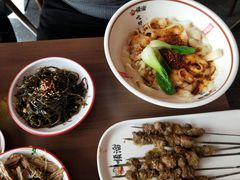 -顺溜·手工刀削面·黑金店(铜锣湾店)