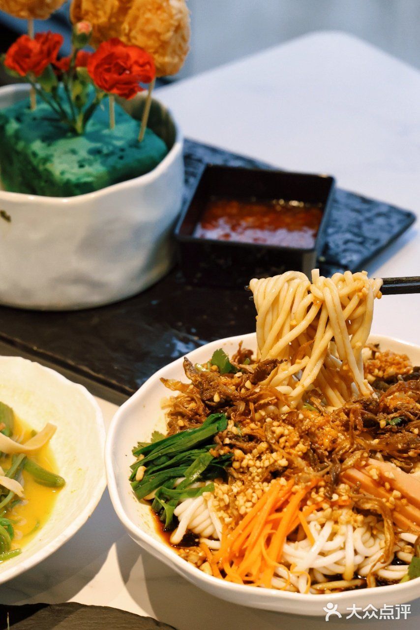 丽江篇·青春环游记同款木屿.废墟餐厅