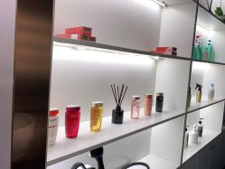-Tloml salon
