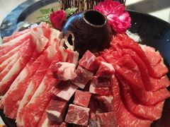 牛肉三重奏-煲宫猪肚鸡(晶品店)