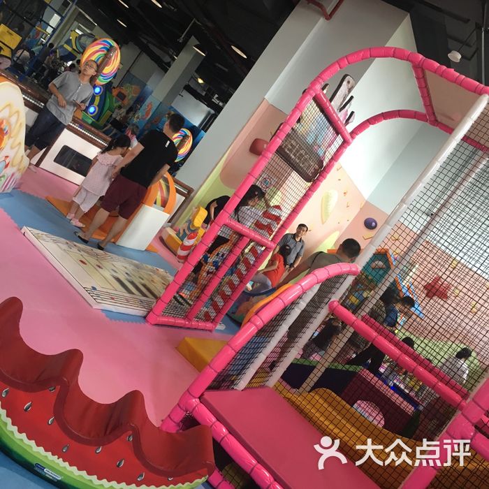 蒙特利亲子乐园