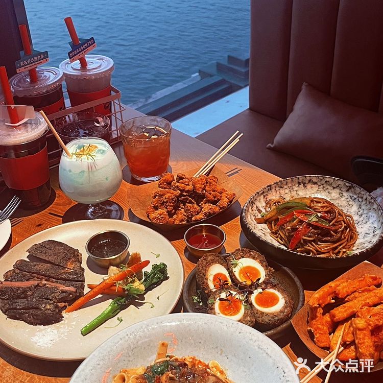 江景无敌了 !!我怀疑这家餐厅在贩卖人间浪漫💕