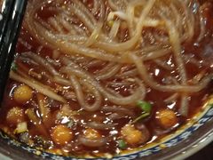 重庆酸辣粉-鑫巴蜀小镇 · 水煮鱼专研店(玉桥店)