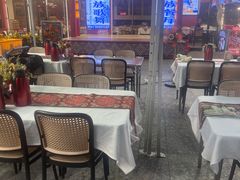 -刘姐啤酒鱼民族演艺餐厅(西街总店)