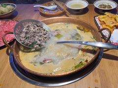 -洱火云南酸菜牛肉火锅(石景山当代商城店)