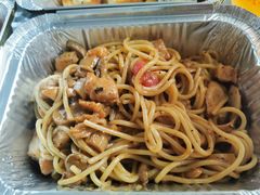 -必胜客(宝杨路宅急送店)