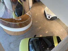 -蔚来中心(北京中关村店)