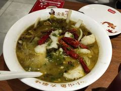 -渝是乎酸菜鱼(龙旗购物中心店)