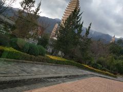 -三塔倒影公园