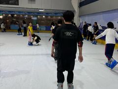 -正佳冰河湾真冰滑冰场