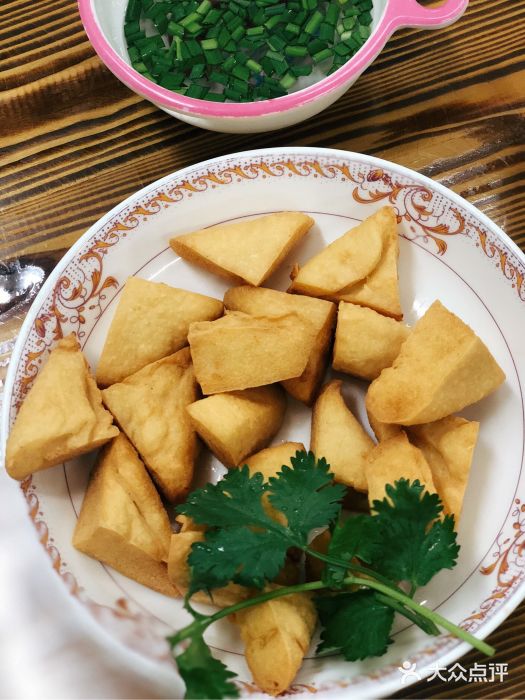 正宗普宁豆干坊·洪记砂锅粥(红领巾路店)普宁特色炸豆干图片